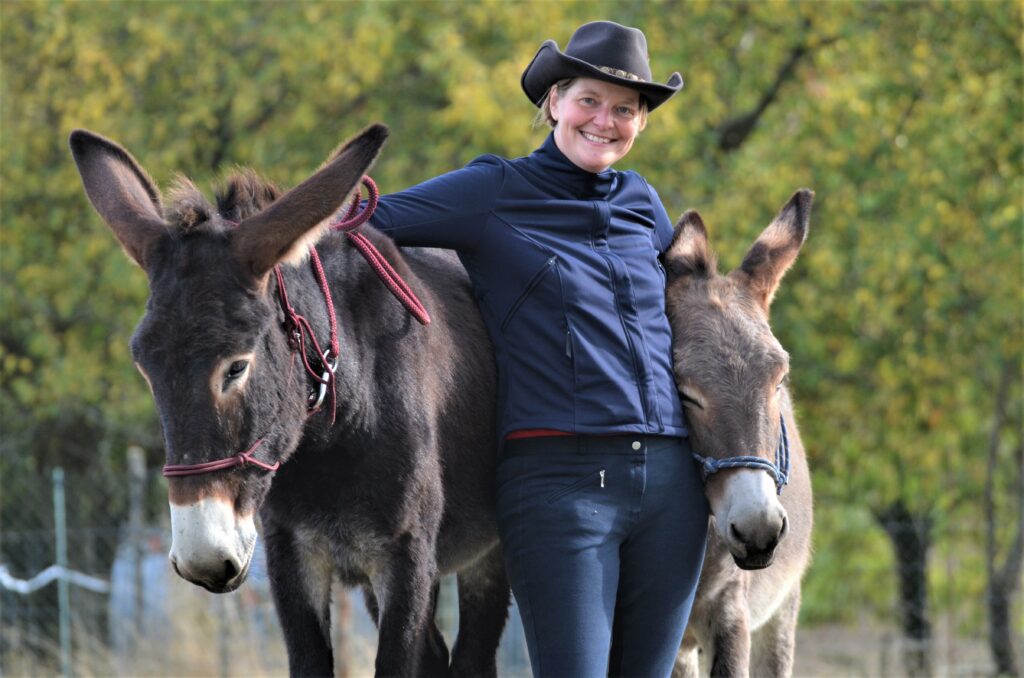 © Cécile Grandclaudon
Câlin Marie-Laure avec ses bébés